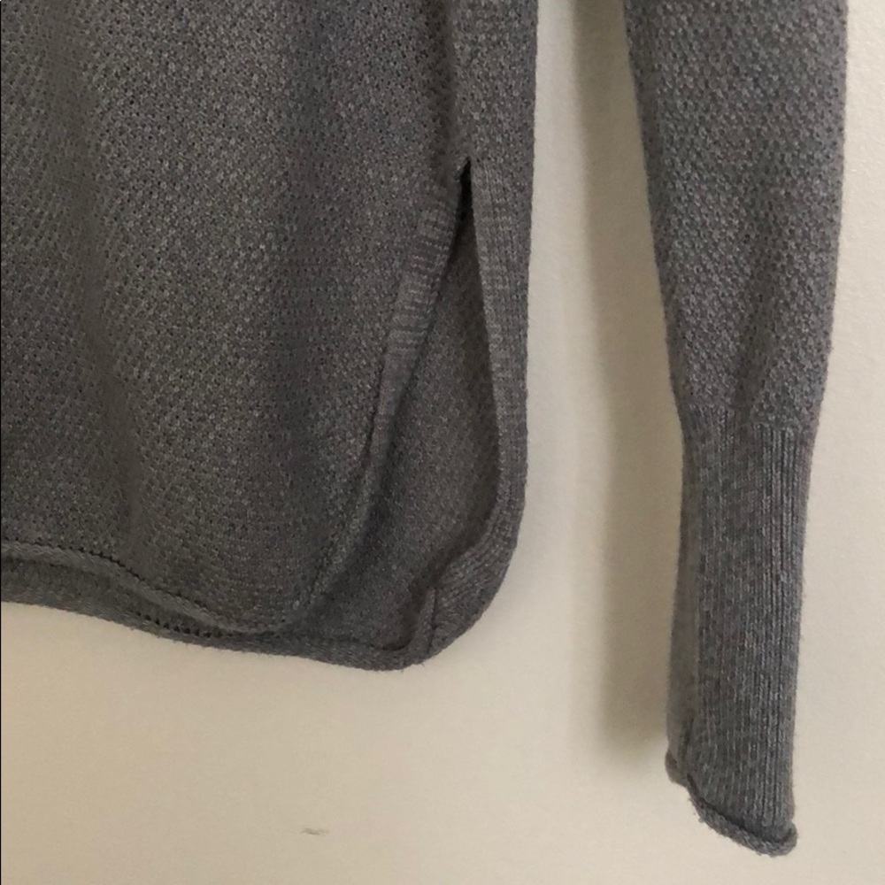 Grey cross-back sweater - Picture 3 of 5